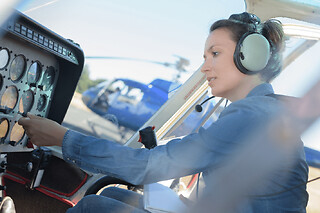 Initiation au pilotage d'hélicoptère depuis Vannes - 30 min