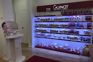 Consultation, gommage du corps et modelage des mains à l'Institut Guinot Paris Madeleine (75009)