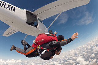 Saut en Parachute en tandem proche de Montargis (45)