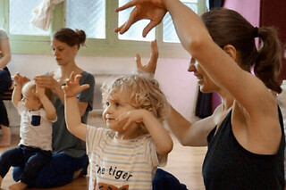 Atelier parent/enfant "Histoires & comptines signées" à Paris