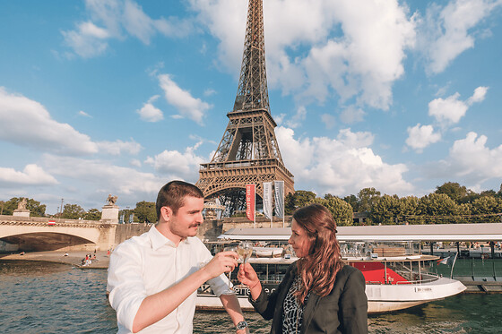 Soirée & apéro avec champagne sur la Seine par Les Vedettes