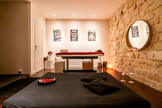 Accès au spa pour deux avec une bouteille de champagne rosé chez Naturellement Luxe / NL (75)