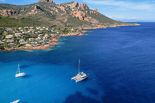 Brunch En Mer En Catamaran Dans Les Calanques De L'estérel (83)
