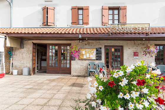 Hôtel Restaurant Le Petit Salé - photo 0