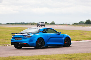 Duo Alpine A110S / Lamborghini Gallardo LP-560 (2x2 tours) sur le Circuit de la Ferté Gaucher (2.0km)