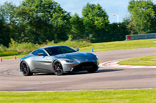 Découverte Aston-Martin Vantage (4 tours) sur le Circuit de l'Auxois (21)