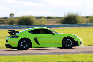 Découverte Porsche Cayman 718 GT4 RS (6 tours) sur le Circuit de Clastres (02)