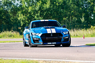Découverte Ford Mustang Shelby GT500 (3 tours) sur le Circuit du Var (83)