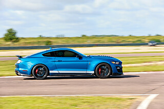 Découverte Ford Mustang Shelby GT500 (3 tours) sur le Circuit du Var (83)
