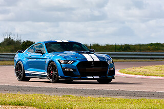 Découverte Ford Mustang Shelby GT500 (3 tours) sur le Circuit du Var (83)