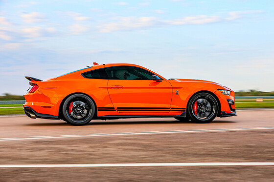 Découverte Ford Mustang Shelby GT500 (3 tours) sur le Circuit du Var (83)