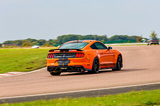 Découverte Ford Mustang Shelby GT500 (5 tours) sur le Circuit de Trappes (78)