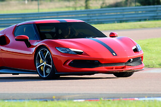 Découverte Ferrari 296 GTB (3 tours) sur le Circuit de Clastres (02)