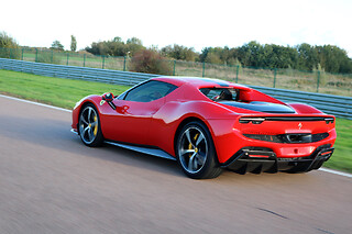 Découverte Ferrari 296 GTB (3 tours) sur le Circuit de Clastres (02)