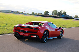 Découverte Ferrari 296 GTB (3 tours) sur le Circuit de Clastres (02)