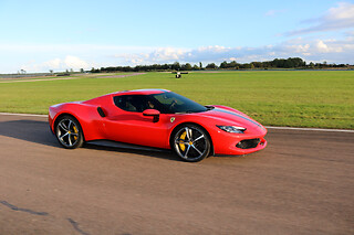 Découverte Ferrari 296 GTB (3 tours) sur le Circuit de Clastres (02)