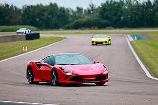 Découverte Ferrari F8 Tributo (4 tours) sur le Circuit de la Ferté Gaucher (2.0km)