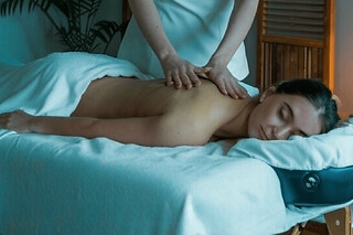 Massage du corps à Paris 8ème - Massage Californien - 50 min