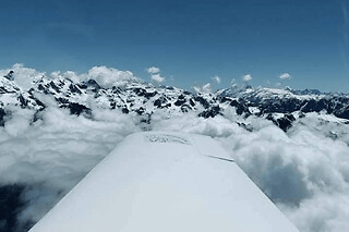 Survol des Alpes en avion près d'Embrun (05)