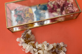 Atelier création d'un peigne en fleurs à Bordeaux (33)