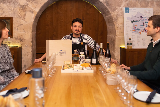 Une visite guidée et une dégustation de vin pour 2 aux Caves du Louvre à Paris (75001)