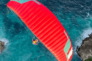 Vol en parapente sur le littoral guadeloupéen depuis Le Moule - Vol initiation pilotage - 30 minutes