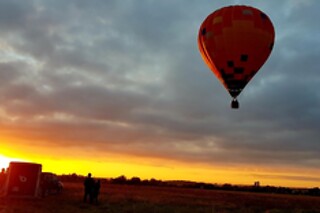 Un vol en montgolfière et un apéritif pour deux - Ptiote vadrouille - Lapalisse (71)