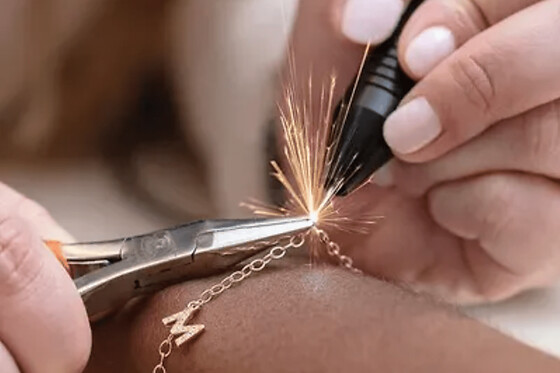 Atelier bijoux permanents à Paris 4ème - Gamme Prestige - Bague en argent massif