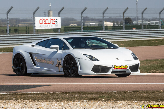 Stage Pilotage Enfant en Lamborghini à Toulouse (31) - Lamborghini - 4 Tours