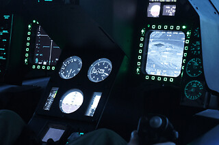 Simulateur de pilotage d'avions de chasse F16/F35 à Lyon - Full Expérience