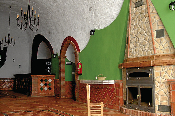 BODEGAS PAGO DE ALMARAES - photo 1