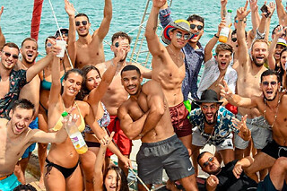 Famous Boat Party en catamaran depuis La Grande-Motte (34)